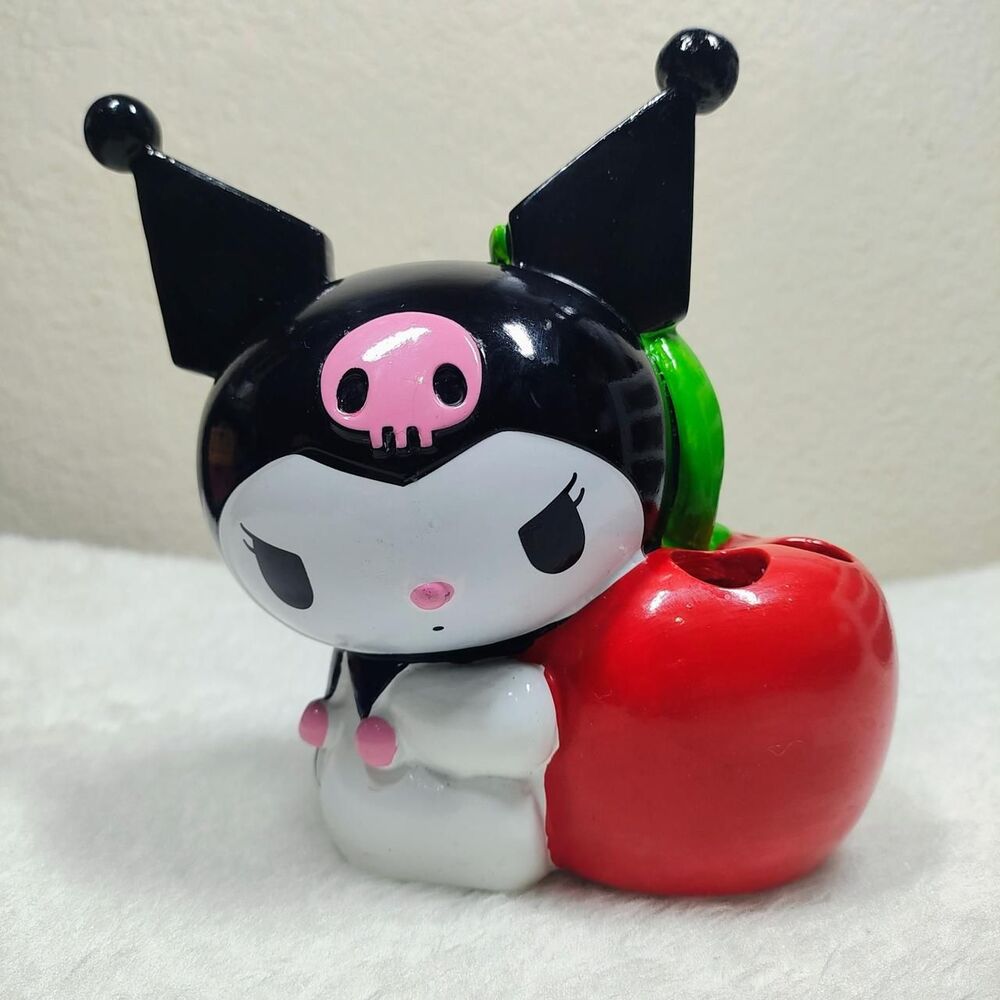 Sanrio Kuromi brush holder